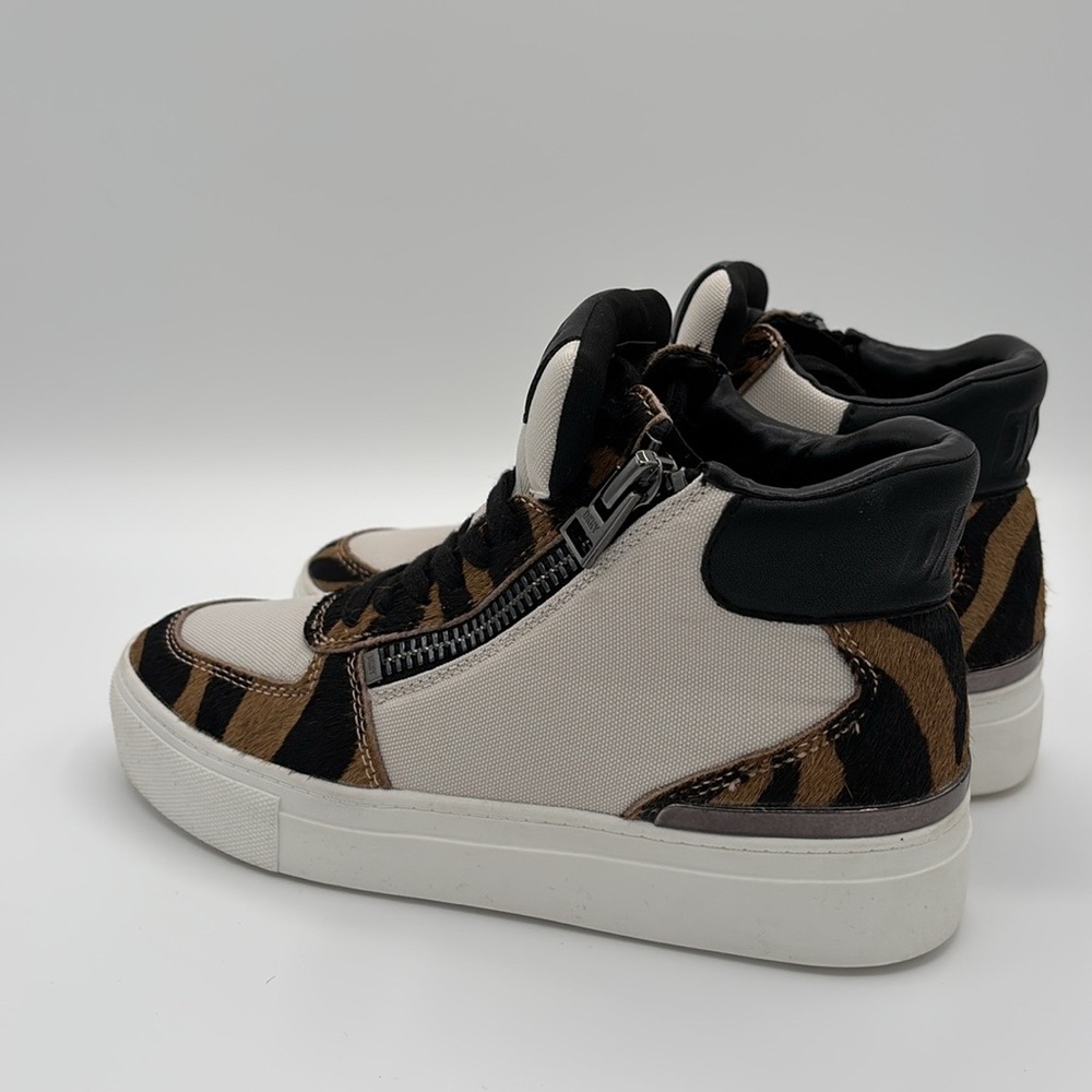 DKNY Women's Cindell Lace-up Size 5.5 M Tiger Strips Zipper Sneakers - Picture 9 of 11